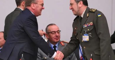 Переговорщики, боевые генералы и разведчики. Что говорит о позиции Украины состав ее делегации в Стамбуле