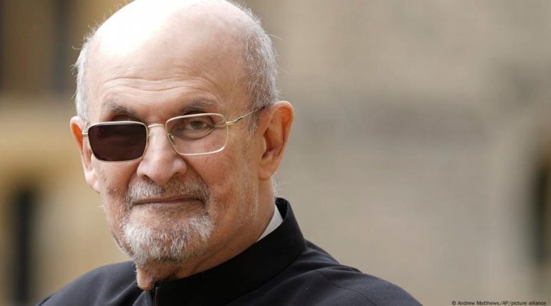 Покушавшийся на жизнь Салмана Рушди приговорен к 25 годам тюрьмы