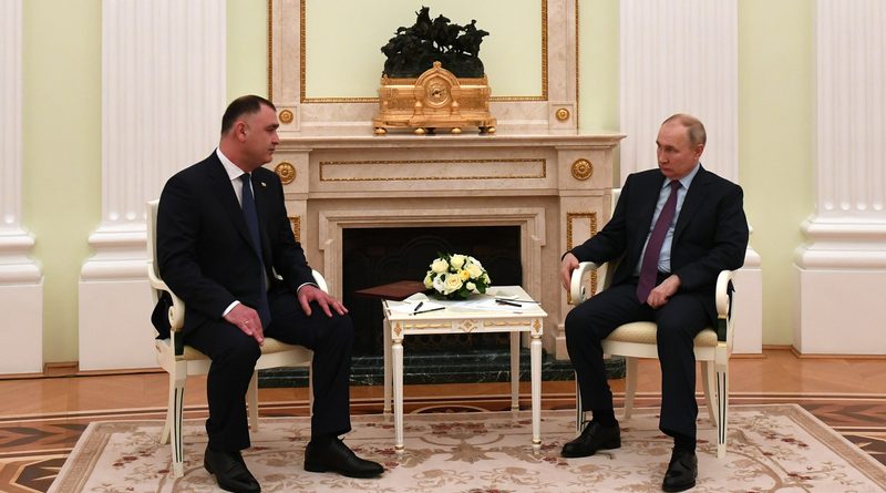 Президент РФ проведет встречу с де-факто лидером Цхинвали в Москве