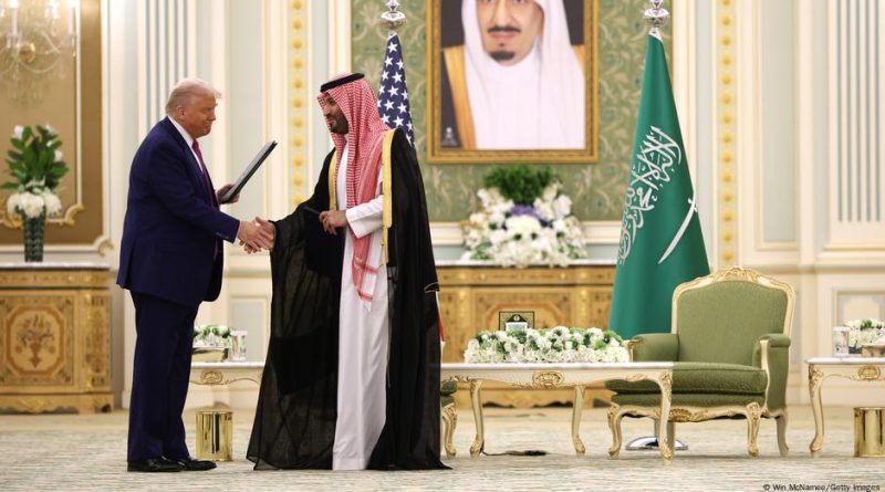 Трамп заключил крупнейшую оружейную сделку с Эр-Риядом