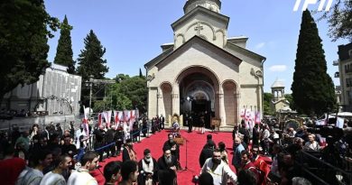 В соборе Святого Георгия проходит богослужение по случаю Дня святости семьи