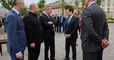 В Стамбуле начались переговоры делегаций России и Украины