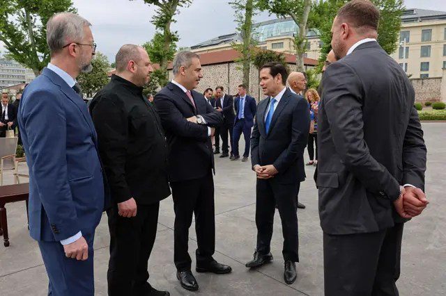 В Стамбуле начались переговоры делегаций России и Украины