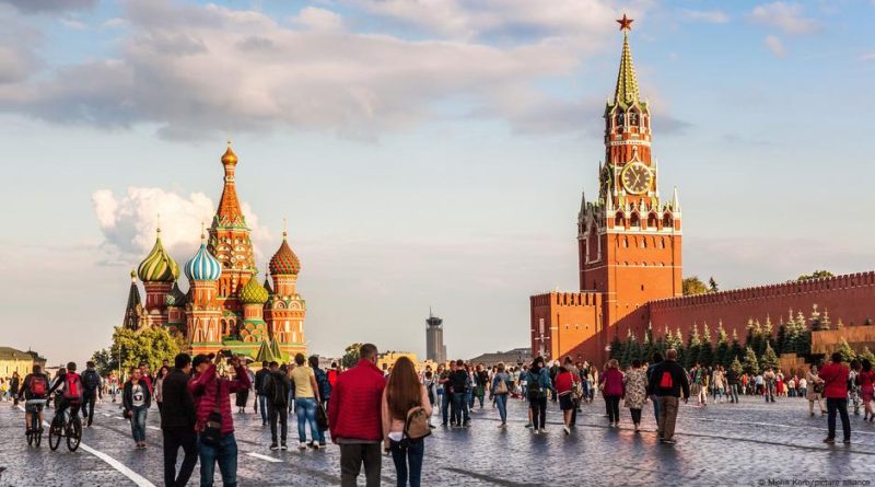 ВЦИОМ: Россияне больше не считают Украину и США главными врагами