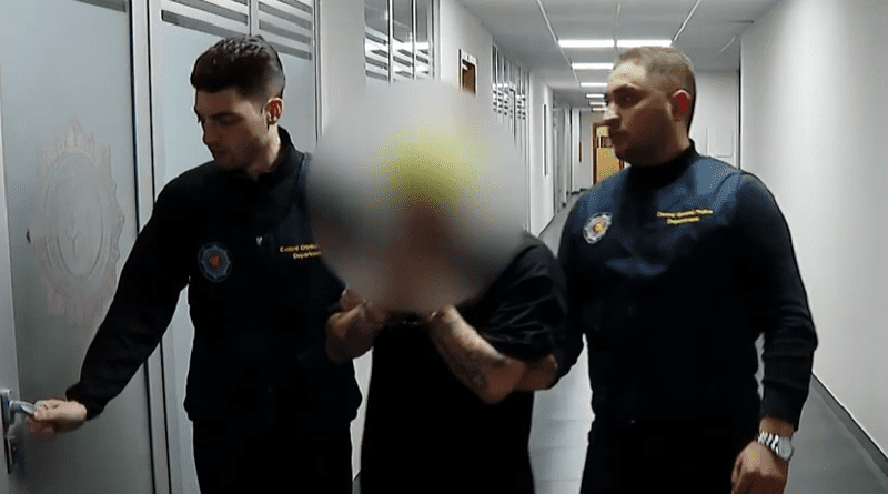 За хранение наркотиков в особо крупном размере задержаны 4 человека, среди них граждане Иордании и РФ