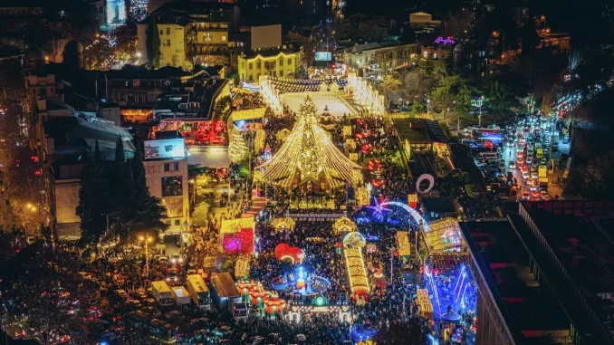 Новогодная деревня в Тбилиси