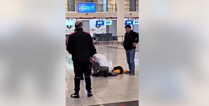 фото в аэропорту в Тбилиси