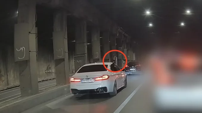 Машина в тунели