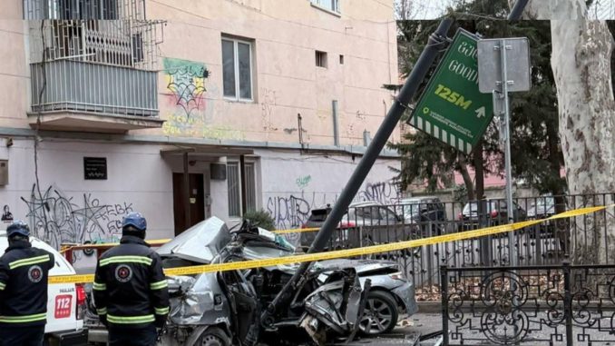 ДТП у школы в Тбилиси